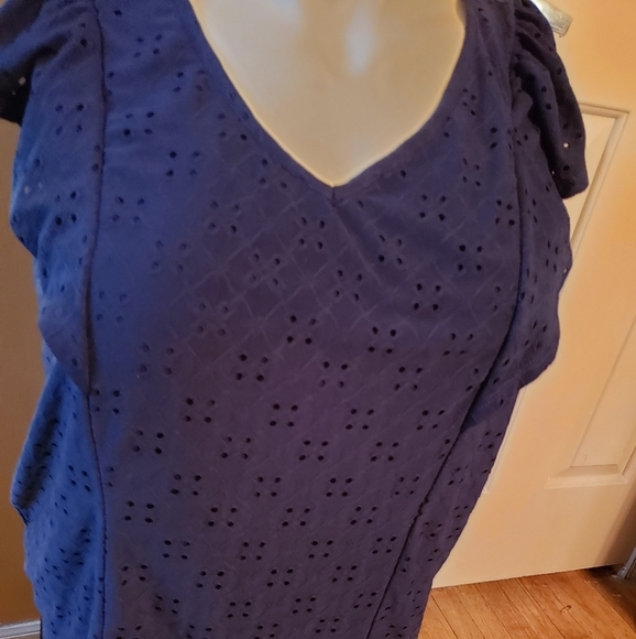 🌼Ladies top​​ - Picture 2 of 7